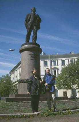 Der gute alte Lenin steht noch überall in Rußland herum.